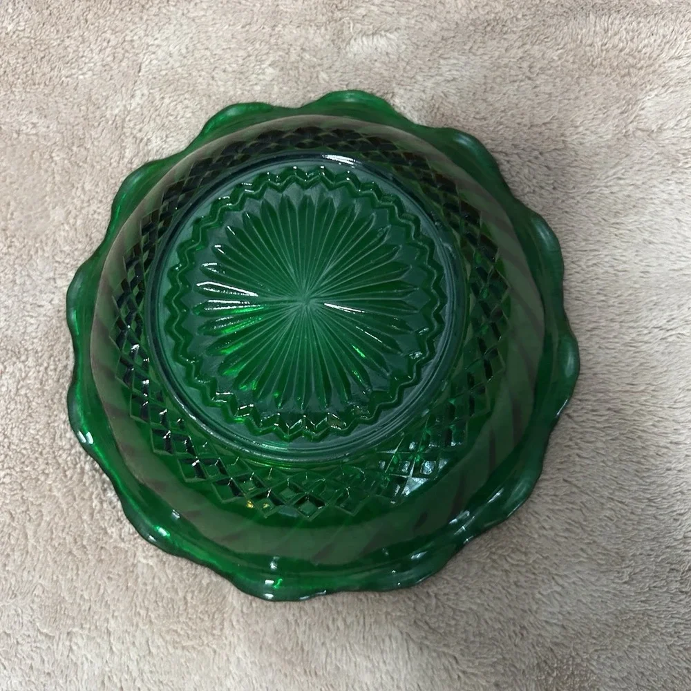 VTG Anchor Hocking Emerald Green Glass Scalloped Ruffled Bowl Diamond Swirl 6.5